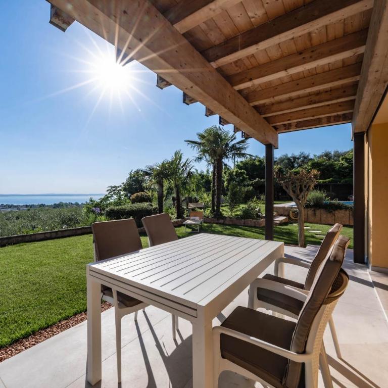 Casa Monika 1 - Seeblick & Pool - Slow living Adults Only - Deluxe One-Bedroom Apartment - 3
