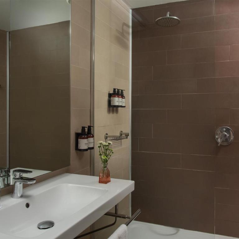 NH Savona Darsena - Habitación Doble Superior - 1 o 2 camas - 2