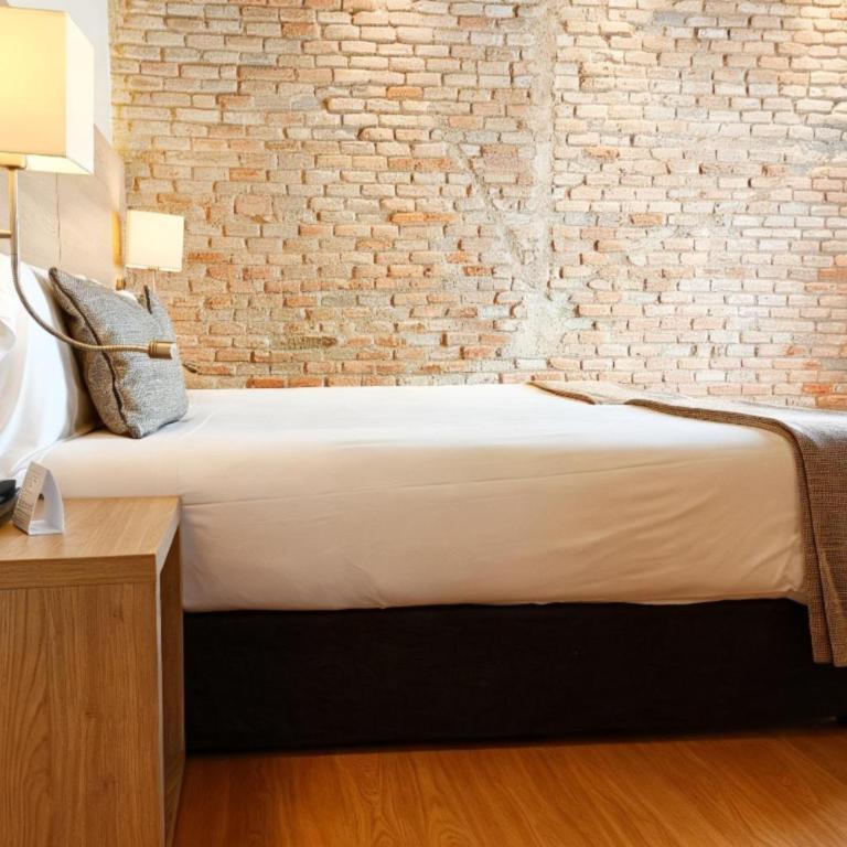 Arc La Rambla - Habitación Triple - 9