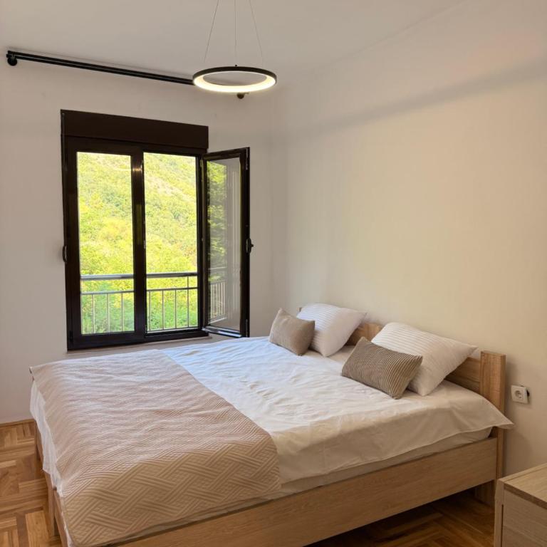 Santo Apartment - One-Bedroom Apartment - 5