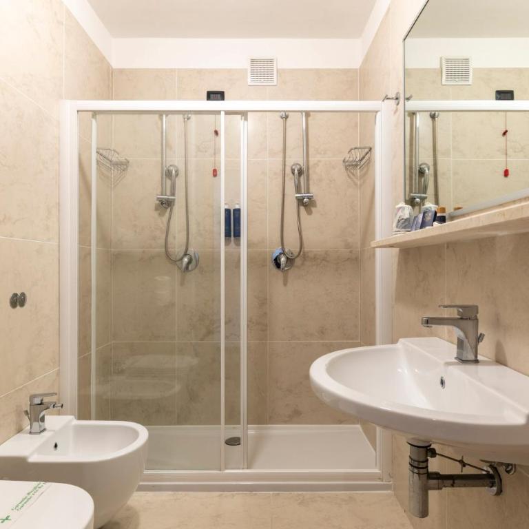 Royal Olympic Hotel - Camera Familiare - 8