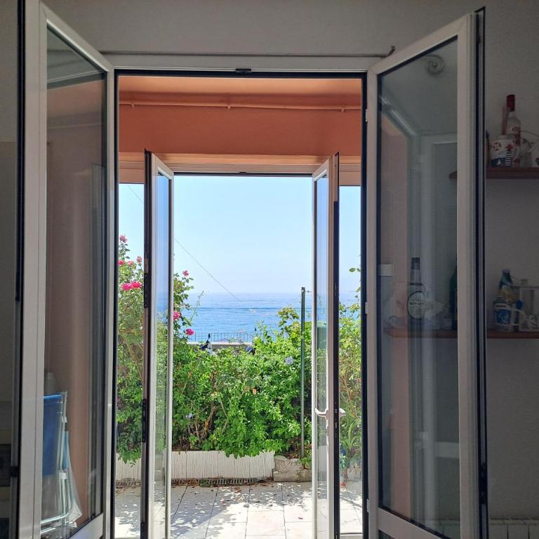 Orizzonte Blu Giardino sul Mare Finale Ligure - One-Bedroom Apartment - 4