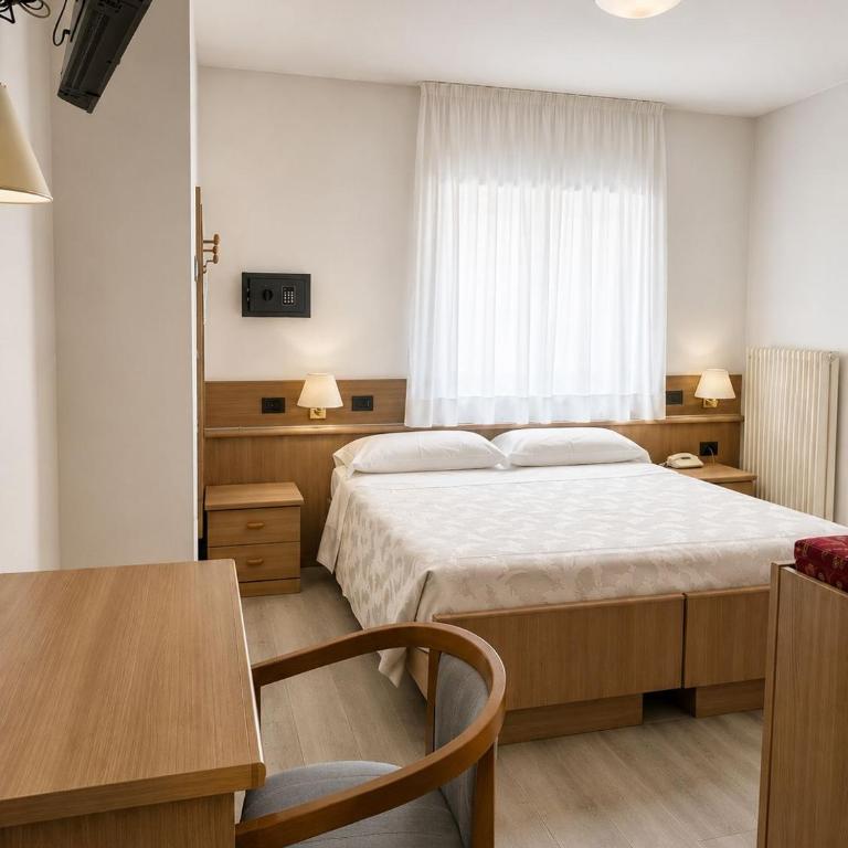 Hotel Ai Pini - Camera Matrimoniale/Doppia con Letti Singoli - 1