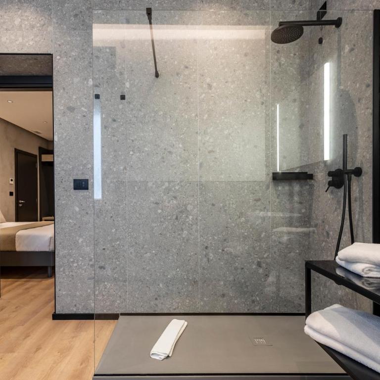 Corso 84 Luxury Suites - Deluxe Zimmer mit Kingsize-Bett - 4