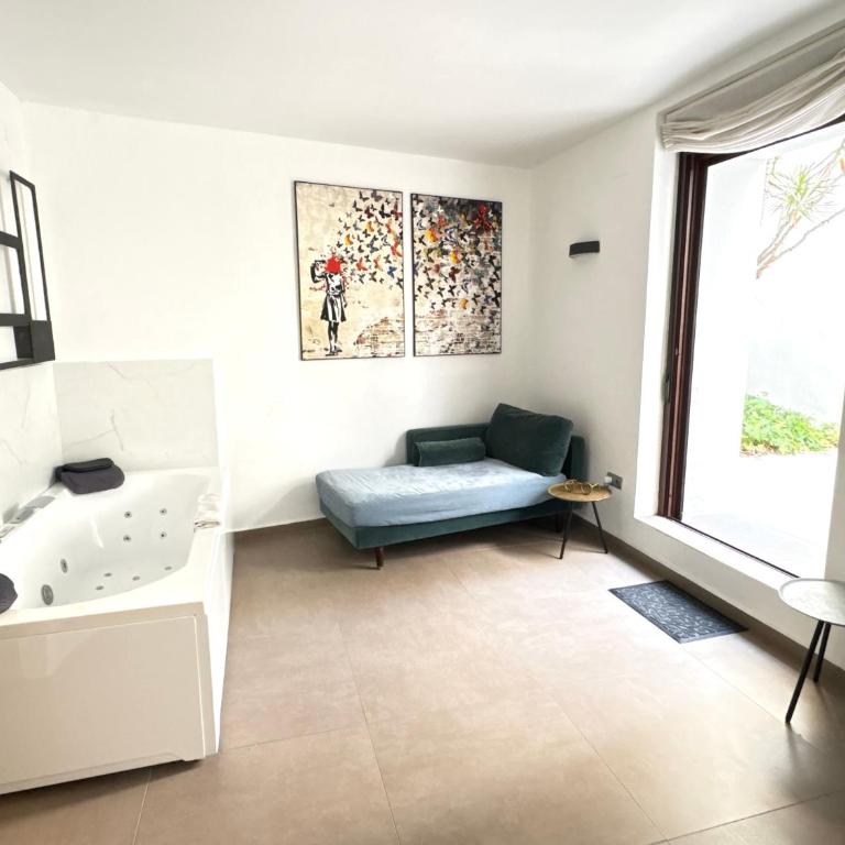 Home Apartments Jerez - Apartment with Private Patio and Outdoor Spa - 16