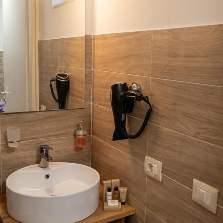 Fiorentino's House - City Centre & Hospitality - Two-Bedroom House - 6