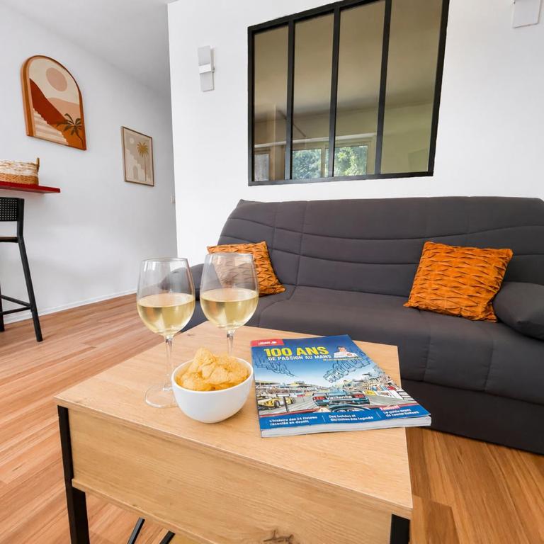 T2 calme, parking privé, proche centre ville - Appartement 1 Chambre - 6