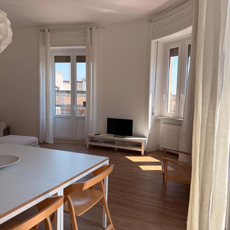 SUNNY Central bright apt, historical living Matera - One-Bedroom Apartment - 4