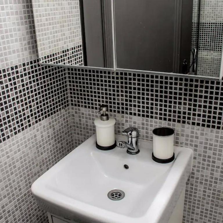 Vatican Canal Apartments - Appartamento con 2 Camere da Letto - 9