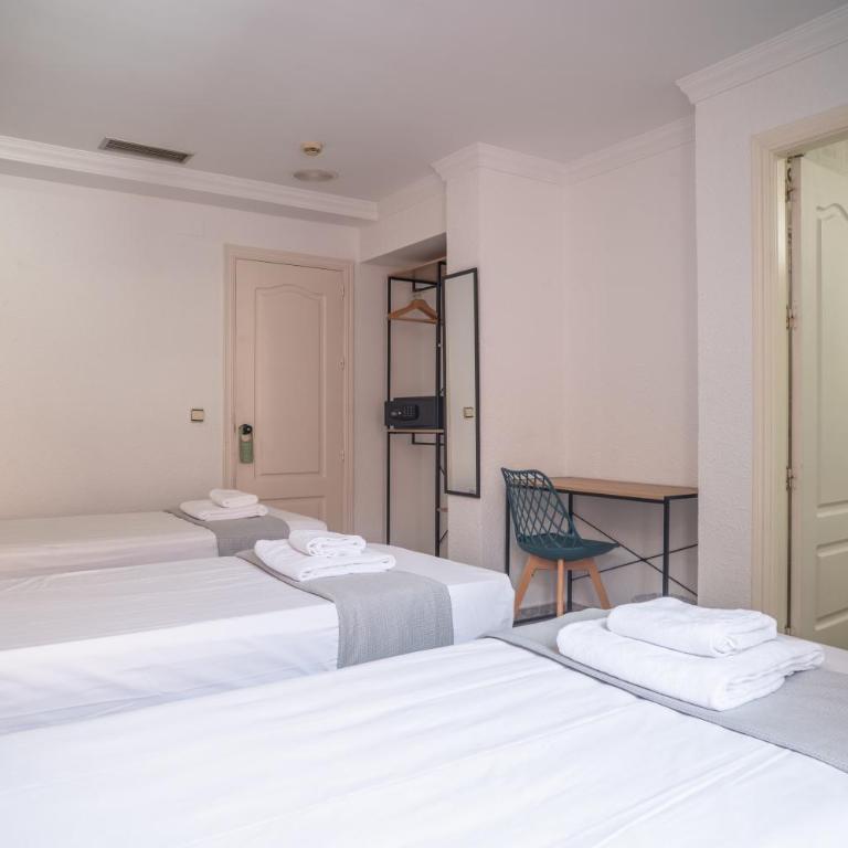 Ella Torremolinos Centro - Habitación Triple Básica - 4