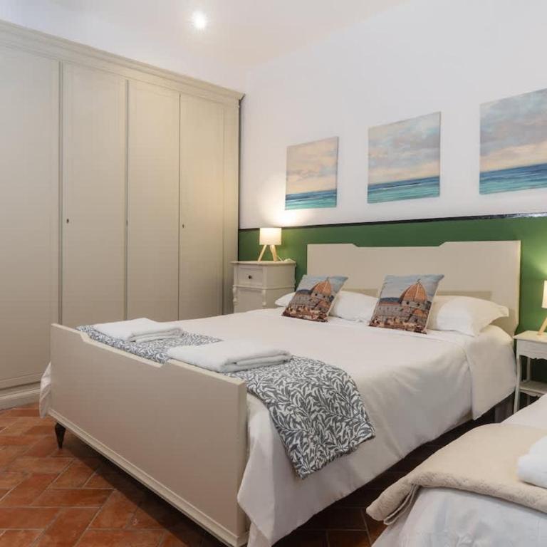 Ground-Floor Retreat Steps from SMN Station - Apartment - 1