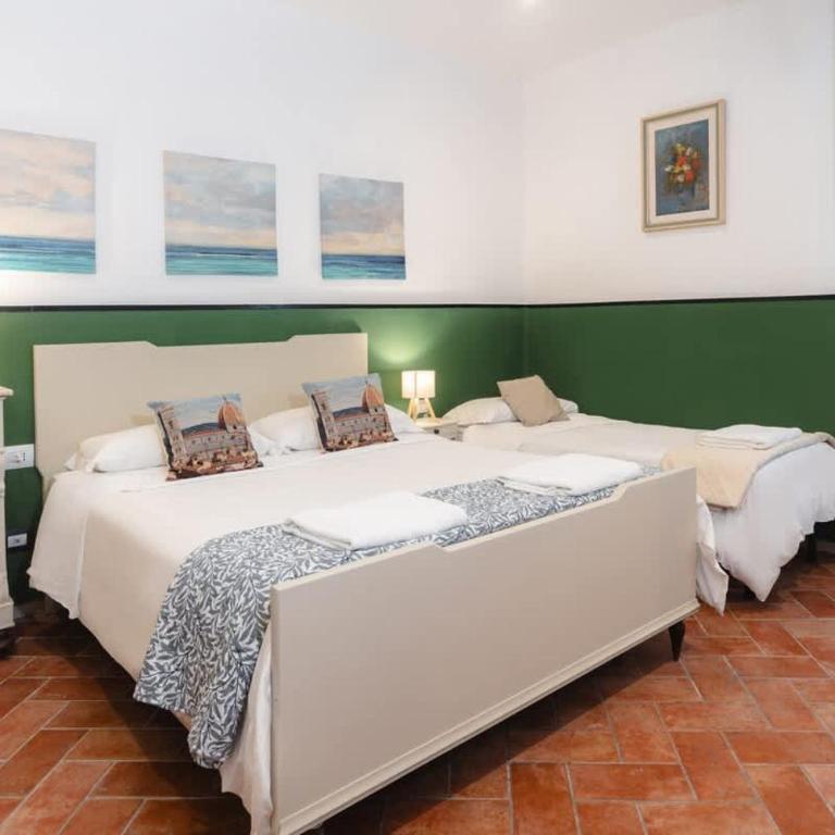 Ground-Floor Retreat Steps from SMN Station - Apartment - 2
