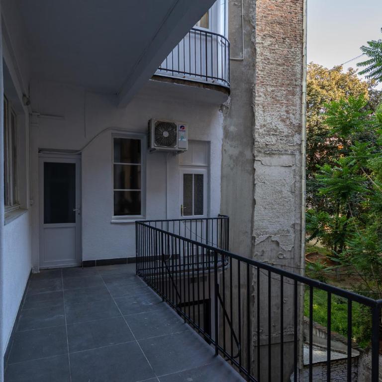 Vuk 2 - Apartman s 2 Spavaće Sobe sa Balkonom i Terasom - 22
