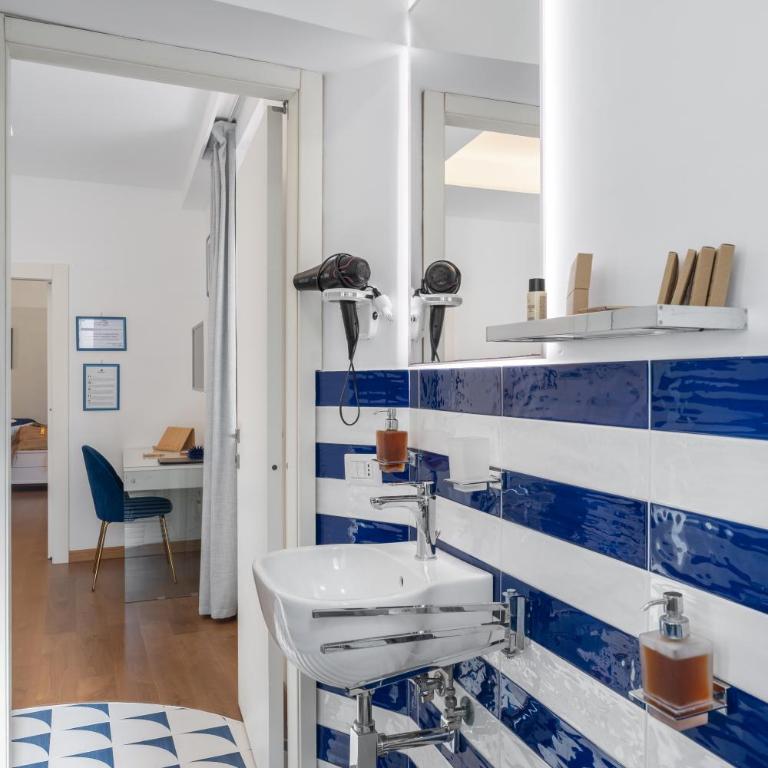 Suite villa comunale - Appartamento con 1 Camera da Letto - 13