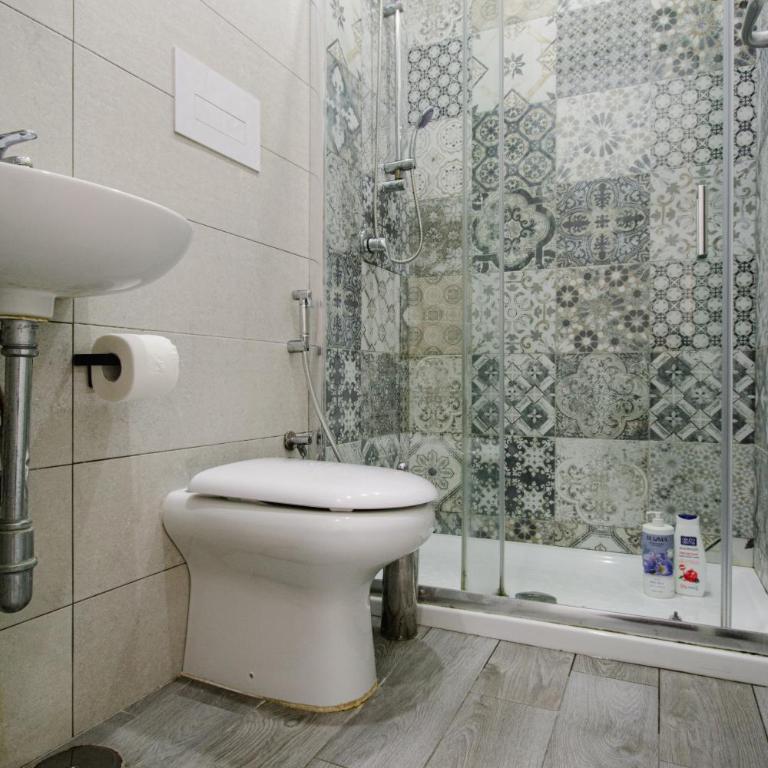 Santa House - Camera Matrimoniale con Bagno Privato - 6