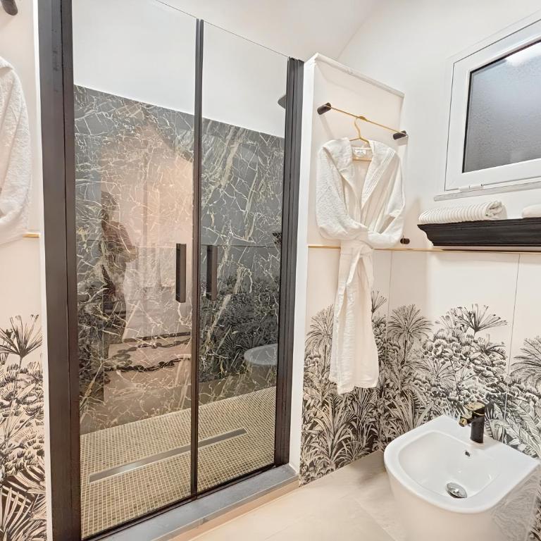 I Love MoReSco - King Suite with Spa Bath - 10