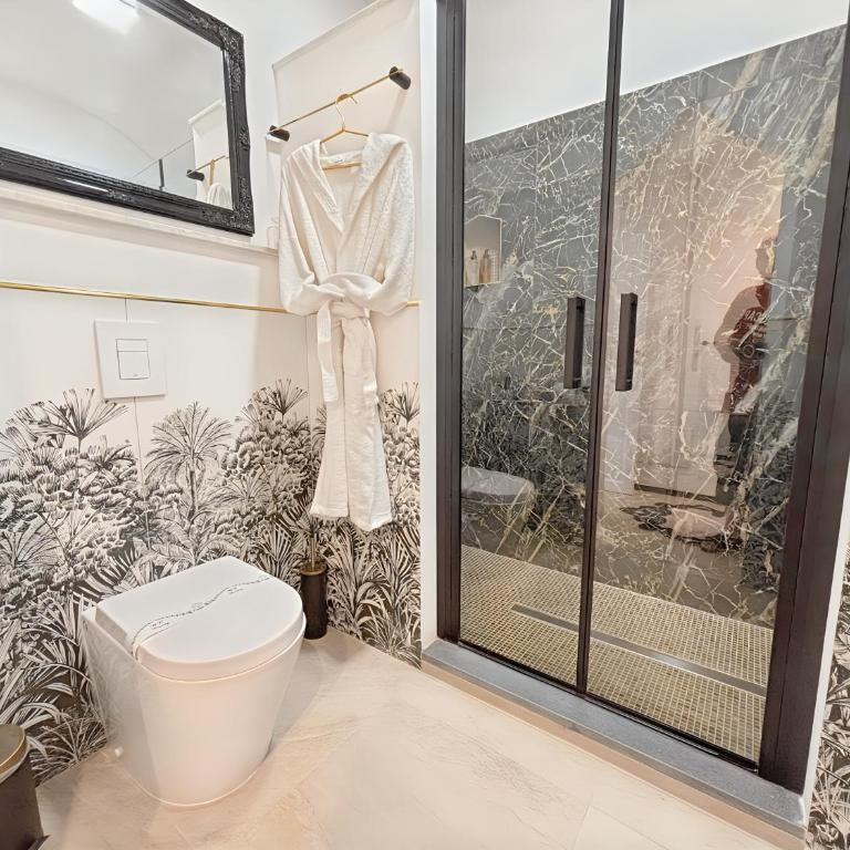 I Love MoReSco - King Suite with Spa Bath - 9