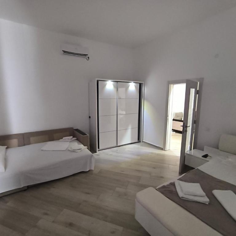 Villa Roan - Apartment with Sea View - 10
