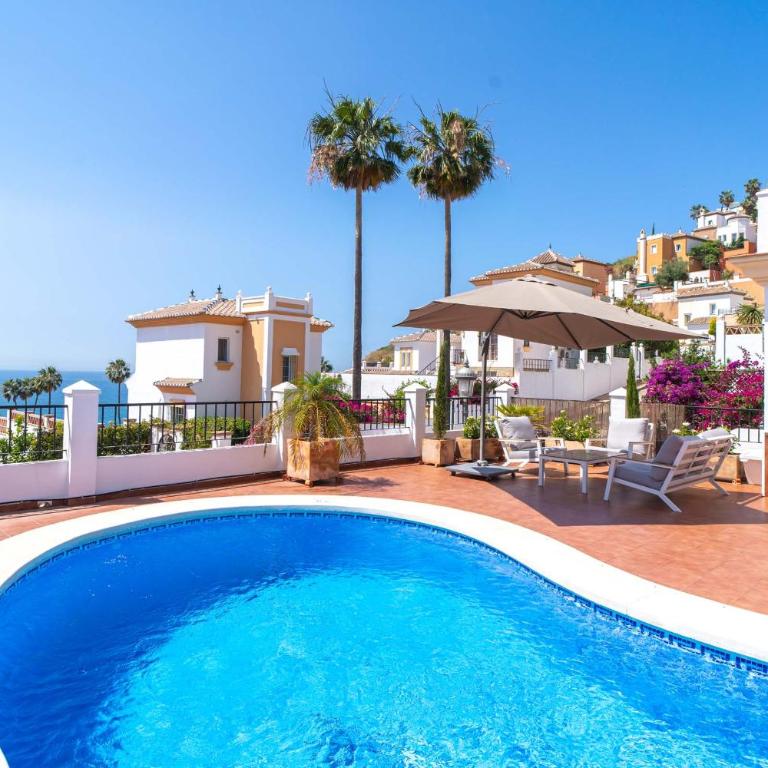 Villa Calidum - Private Pool, Sea Views & 5min from Nerja - Villa con piscina privada - 2