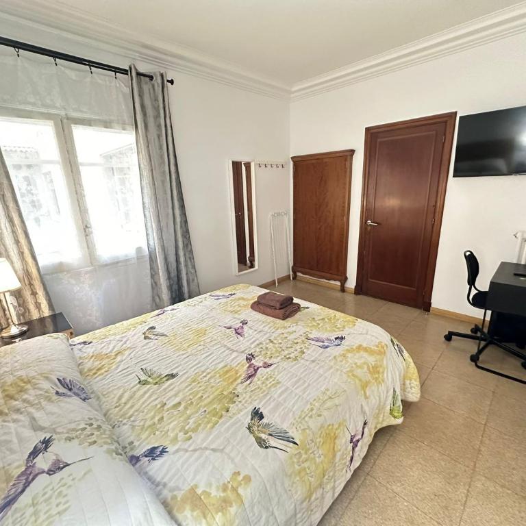 Rooms Nuevo Balmes - Habitación Triple Económica con baño compartido - 4