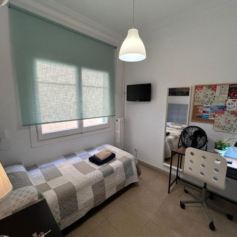 Rooms Nuevo Balmes - Habitación Individual Estándar con baño compartido - 1