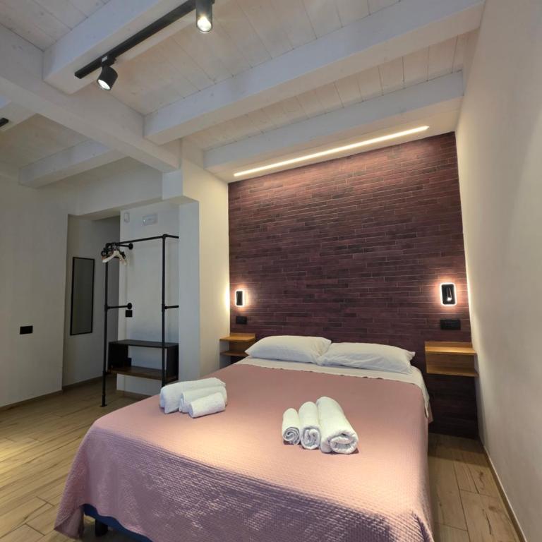 AL 54 Accommodation - Premium - Camera Matrimoniale Deluxe con Balcone - 2