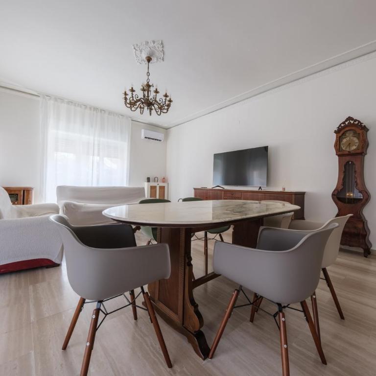 Casa Vacanze Piazza Europa - Appartamento Premium con 3 Camere da Letto e Balcone - 6