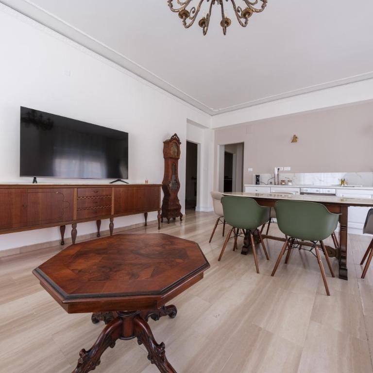 Casa Vacanze Piazza Europa - Appartamento Premium con 3 Camere da Letto e Balcone - 4