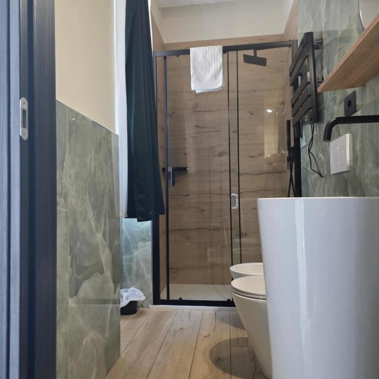 AL 54 Accommodation - Premium - Camera Matrimoniale Deluxe con Balcone - 8