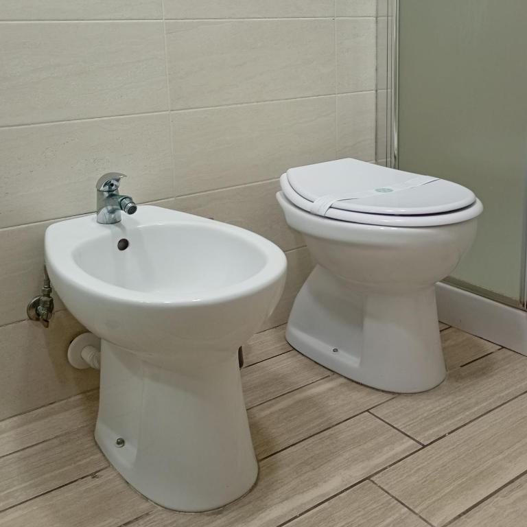 B&B Metropolitan - Camera Tripla Comfort con Doccia - 4