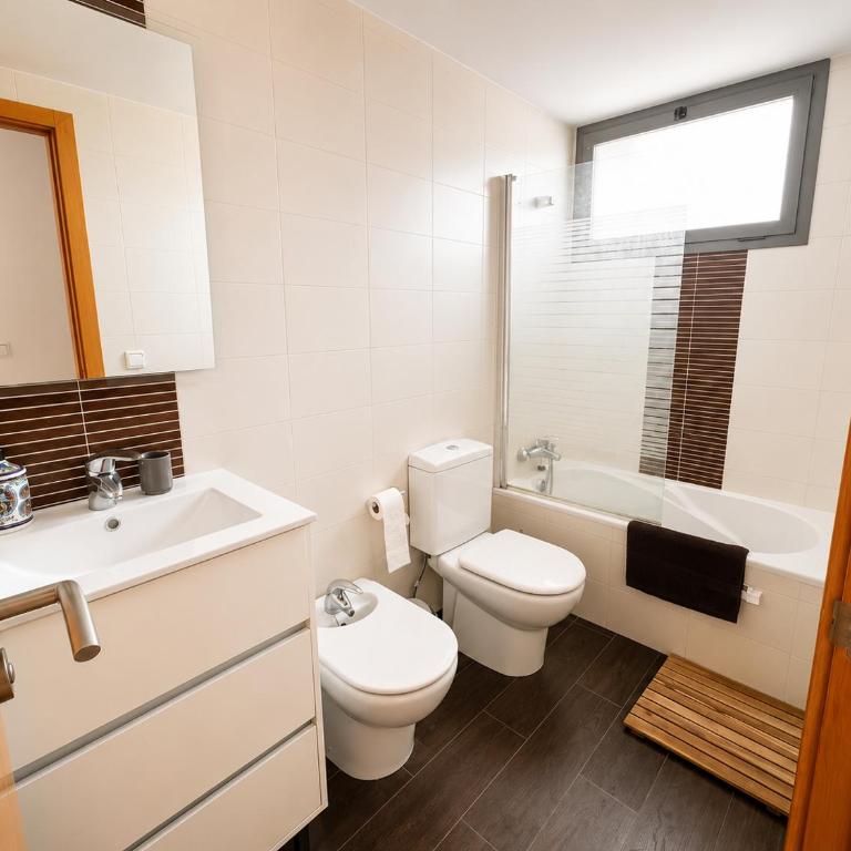 ÁTICO dúplex con vistas al MAR, CASTILLO y MONTAÑA, estancia mínima de 10 noches - Apartment mit 1 Schlafzimmer - 12
