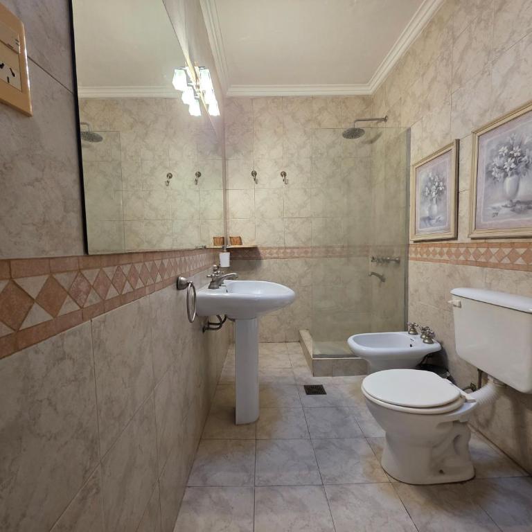 Casa a pasos de Clínica UOM, cochera, terraza, parrilla - Apartamento de 1 dormitorio - 4