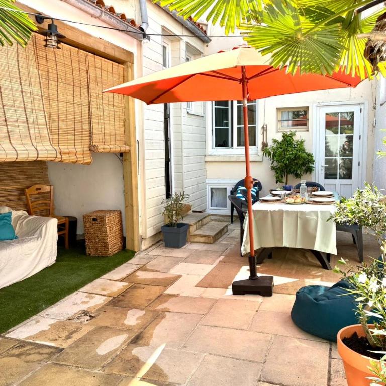 Villa Bain de mer - le charme à 50m de la plage avec cour privée - Villa am Strand - 1