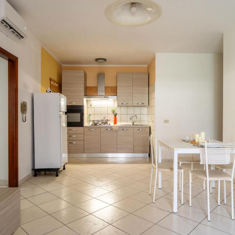 Riccione Chill Beach Flat - Il Lupo Affitta - Two-Bedroom Apartment - 2