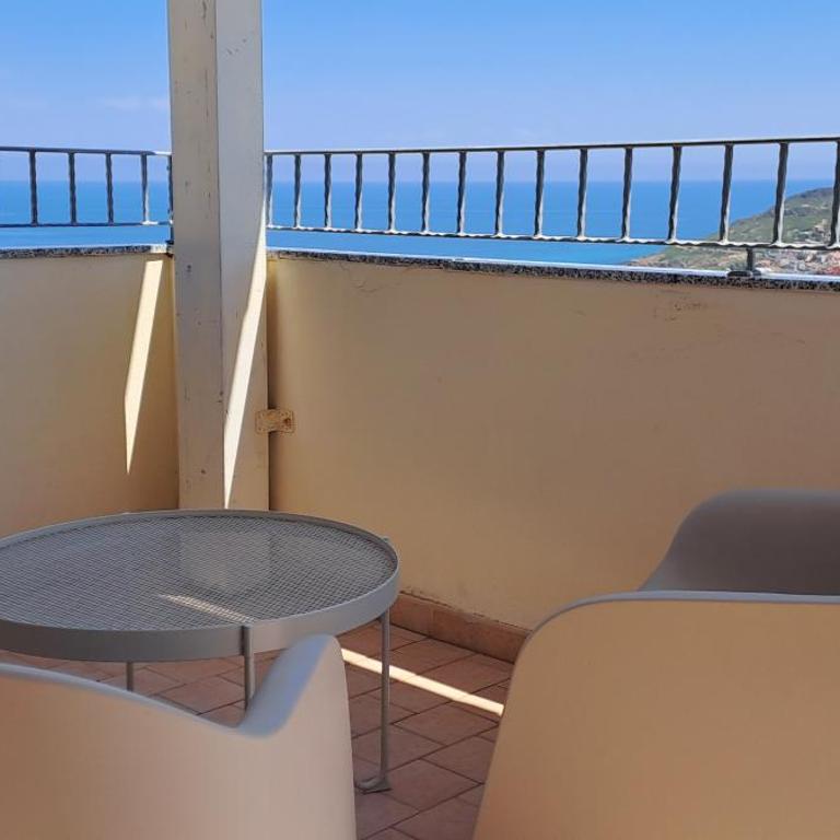 B&B L'alba Nel Golfo - Camera Matrimoniale con Balcone e Vista Mare - 17