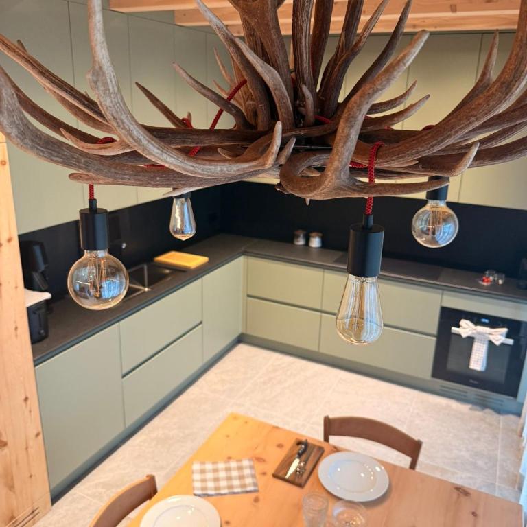 Alpine Dream Apartments - Deluxe Apartment mit Balkon und 2 Schlafzimmern - 12