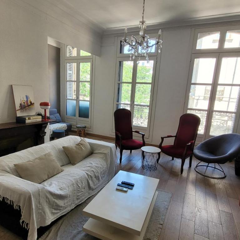 Appartement centre historique place Jean Jaurès climatisé 6 couchages avec parking - Appartement 2 Chambres - 1