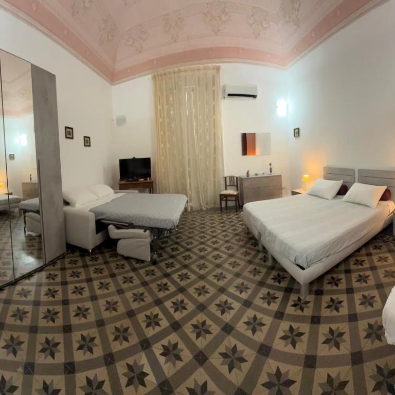 Crispi Accomodation B&B - Family Room with Private Bathroom - 7