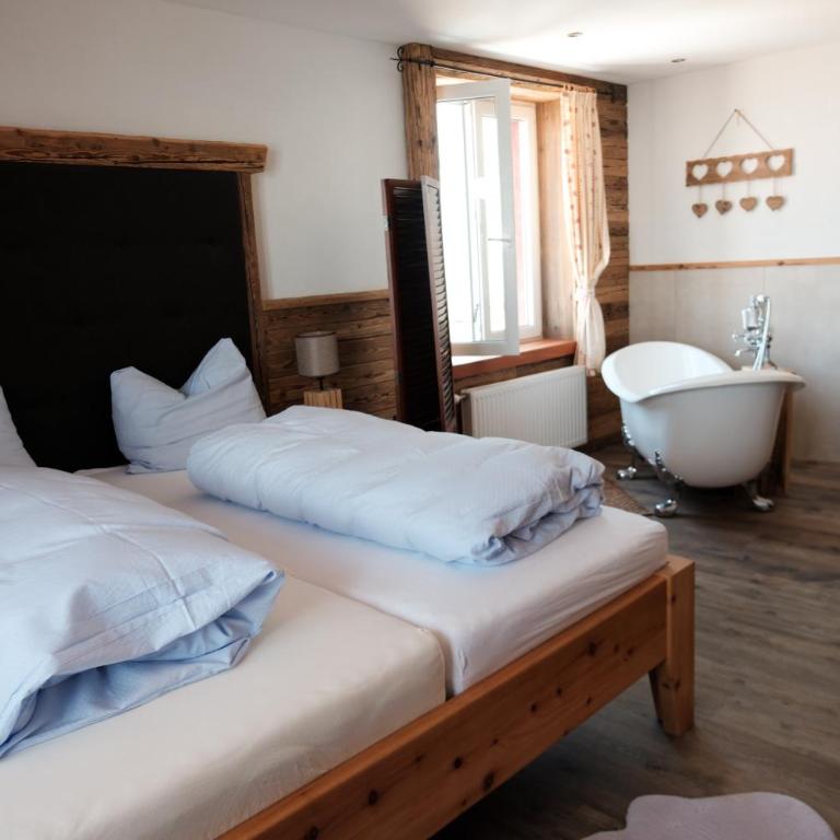 Gipfelhaus Gerlitzen - Deluxe Doppelzimmer mit Bad - 2