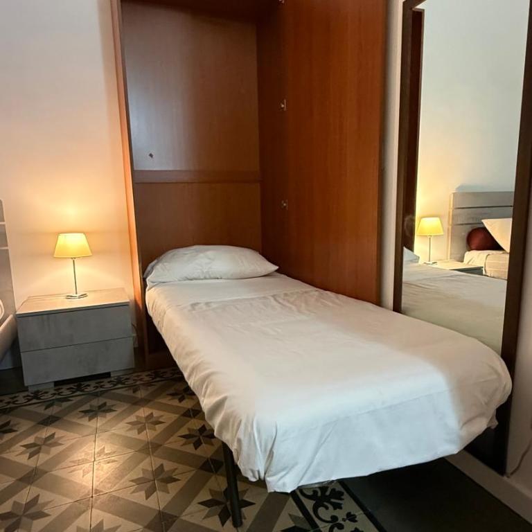 Crispi Accomodation B&B - Family Room with Private Bathroom - 2