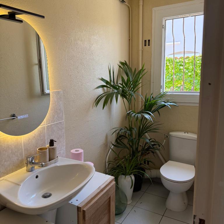 Logement à 150m de la plage -Tout à pied - Calme & familial - One-Bedroom Apartment - 8