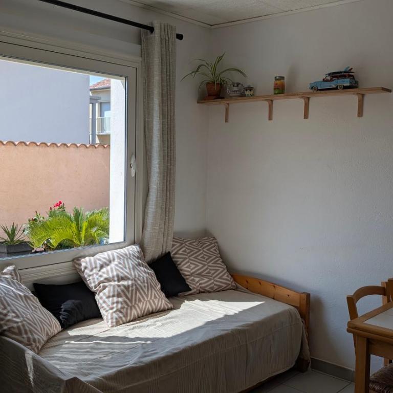 Logement à 150m de la plage -Tout à pied - Calme & familial - One-Bedroom Apartment - 3