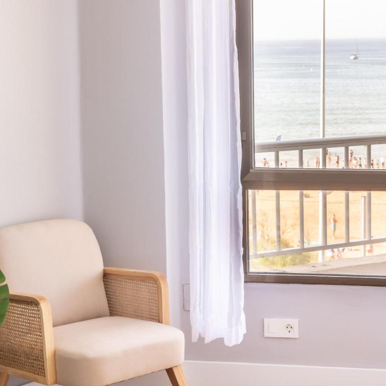 GRAN APARTAMENTO EN PRIMERA LINEA DE PLAYA - Apartamento - 15