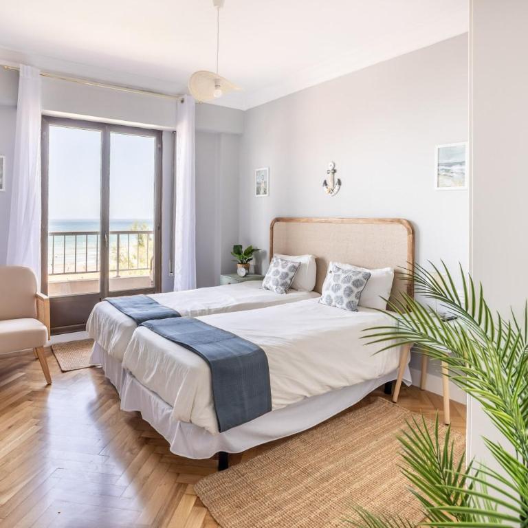 GRAN APARTAMENTO EN PRIMERA LINEA DE PLAYA - Apartamento - 41