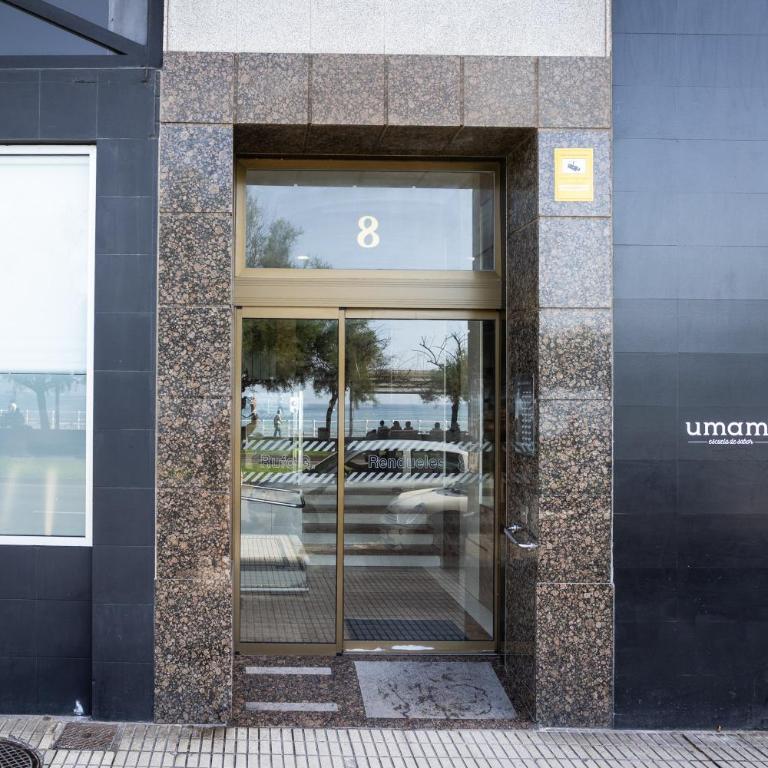GRAN APARTAMENTO EN PRIMERA LINEA DE PLAYA - Apartamento - 78