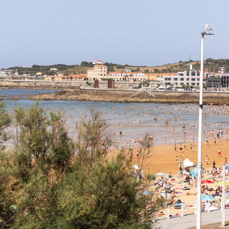 GRAN APARTAMENTO EN PRIMERA LINEA DE PLAYA - Apartamento - 92