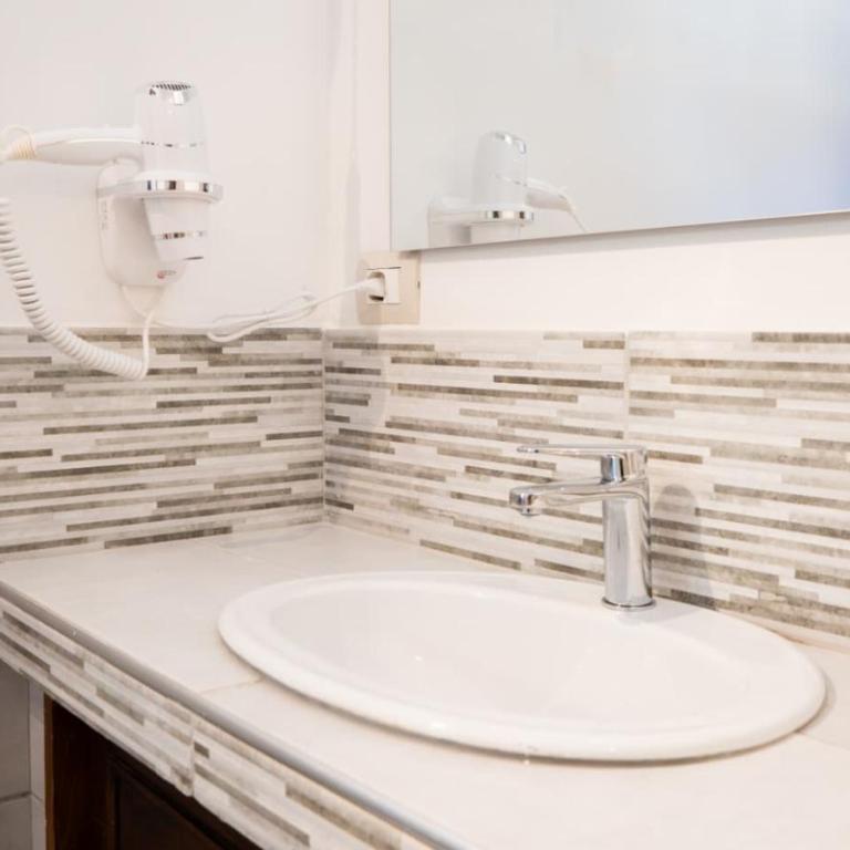 Imperial GuestHouse - Suite King con Vasca Idromassaggio - 33