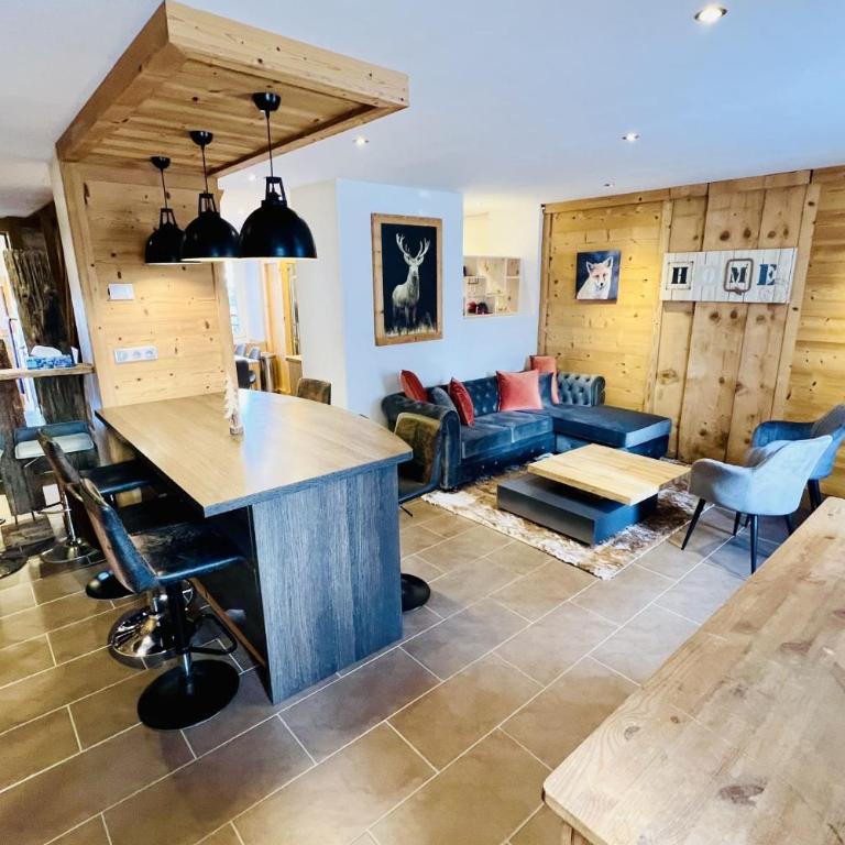 Maison spacieuse avec terrasse proche du lac - Maison de Vacances - 44