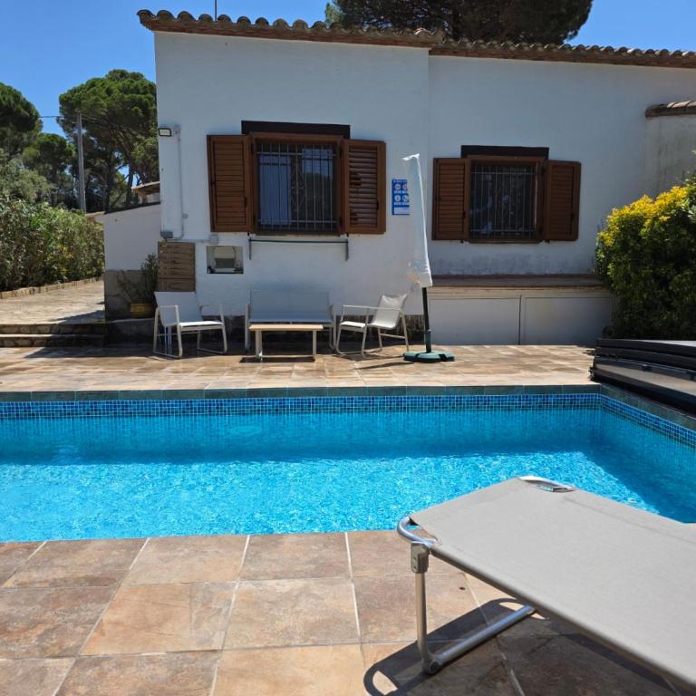 Semi-detached House with private pool and garden in Begur - Maison 2 Chambres - 32