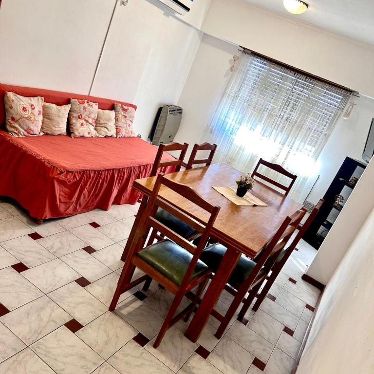 A metros del centro con pileta - Villa Carlos Paz - Apartamento - 2